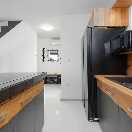 3 Bedroom Beautiful In Vir