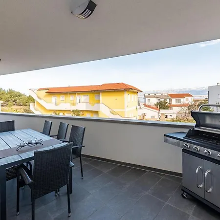 3 Bedroom Beautiful In Apartamento *